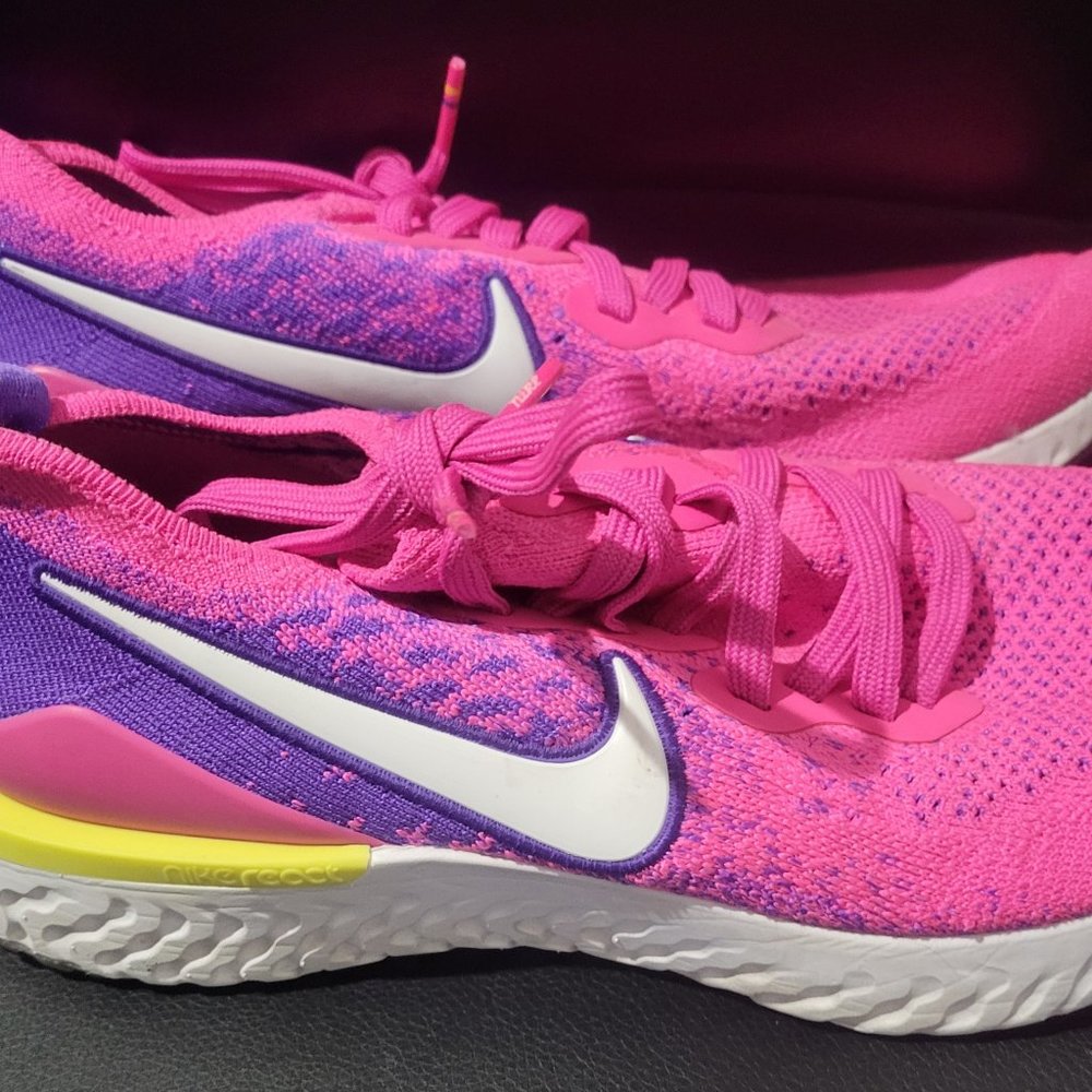 Womens Nike brand Epic React Flyknit - pink - size 9.5